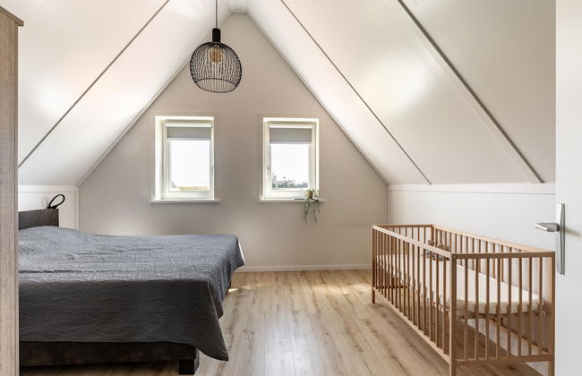 Holiday Home in Scherpenisse Near Oosterschelde - Photo 9