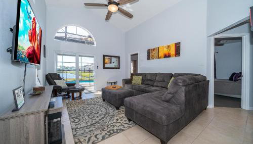 South Facing Pool with Stunning Lake View - Family Friendly Home - Nr Disney - Photo 5