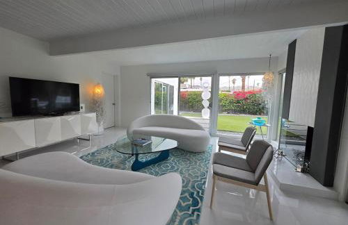 As seen on HGTV Desert Flippers The Pink Door - Foto 22