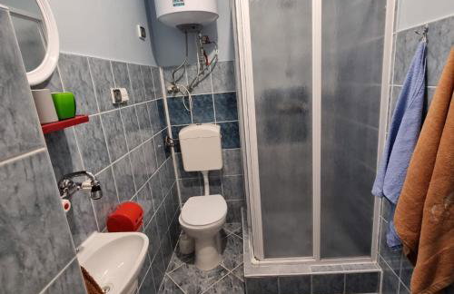 Duży dom letniskowy - bliźniak nad jeziorem Skarlińskim I 180m od jeziora I łódka wiosłowa w cenie - Foto 7