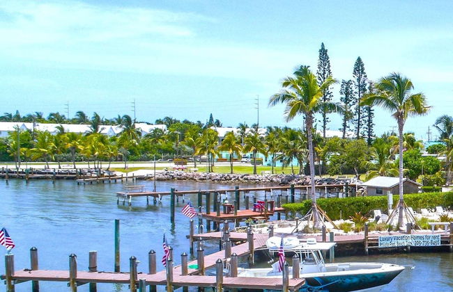 1 Beautiful 4 Bed 3 Bath Pool Home w Free Dock - Foto 31