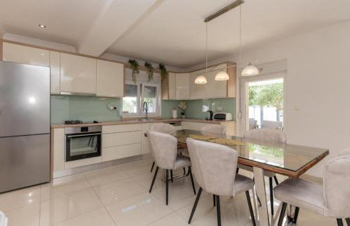 Awesome Home In Kamenmost With Jacuzzi - Foto 6