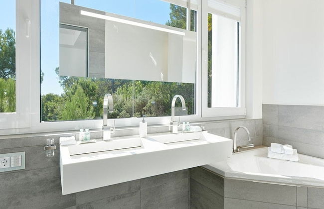 Lavish Villa With Infinity Pool and Views - Foto 23