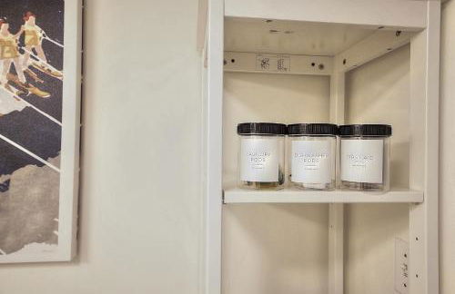 Coconut Grove 1 bedroom condo parking included - Foto 12