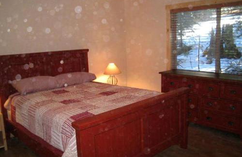 Exceptional Riverside Cabin Rental in the Trees near Pinecrest Lake, California - Foto 22