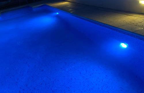 Casa con Gran Piscina particular cerca playa - Foto 2