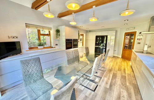 Serene Retreat - Hot Tub - Pool Table - Close to New Forest and Bournemouth Beach - Sleeps 12 - Foto 46