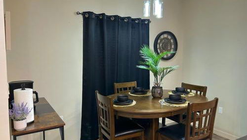 Quiet 2BR Retreat , Fenced yard , Modern Duplex - Foto 2