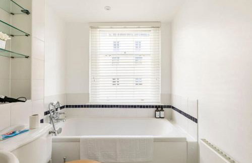 Historic Joseph Conrad House in Heart of London! - Foto 9