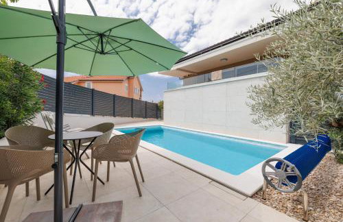 Lulani Soline Pool Apartment - Photo 8