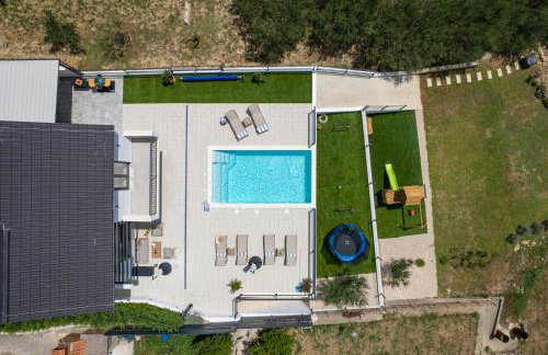 Villa Nacle with Heated Pool and Large Playground near Omis and Split - Photo 11