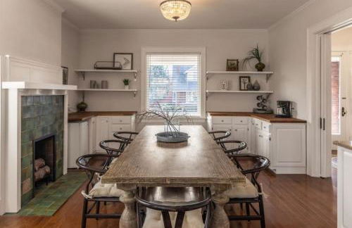 Deluxe 6 Bedroom 3 Min to Downtown w 2-car Driveway - Foto 18