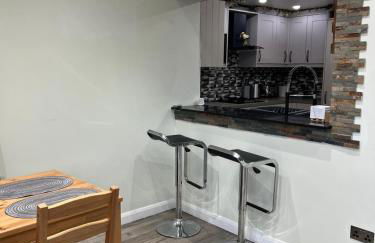 Charming Aldershot Home - Free Parking - Foto 8