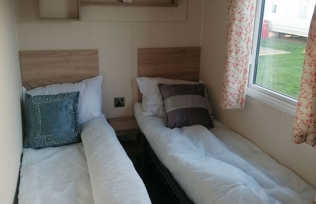 4-bedroom Caravan/static Home in Clacton-on-sea - Foto 3