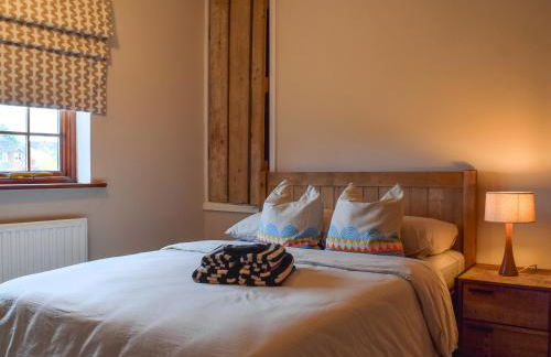 Queens Manor - Photo 10