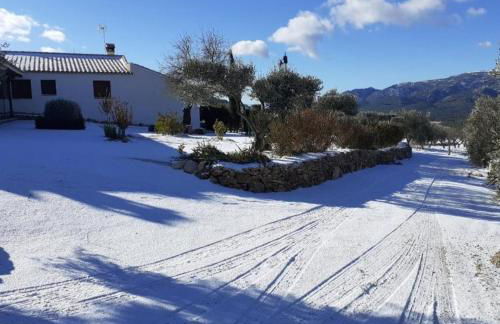 ENTRESIERRAS Apartamentos rurales con chimenea, barbacoa y espacio para eventos - Foto 1