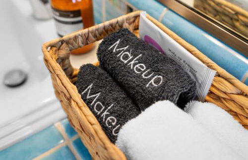 Gorgeous Santa Cruz Villa - Modern Beachside Paradise with NEW Hot Tub & Fast Wi-Fi - Foto 70