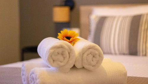 Annis House - Photo 2