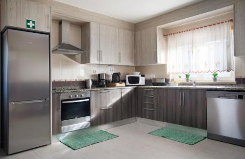 Villa Rosa com Piscina e Jacuzzi - Foto 17