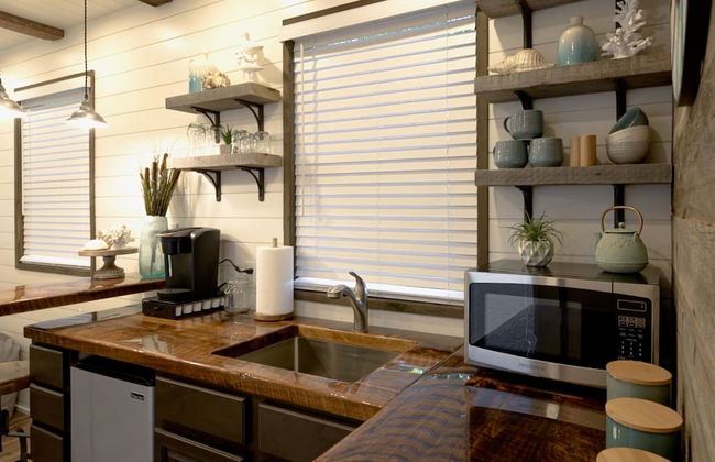 The Shoreline Container Tiny Home 12 min to Magnolia Baylor - Foto 7