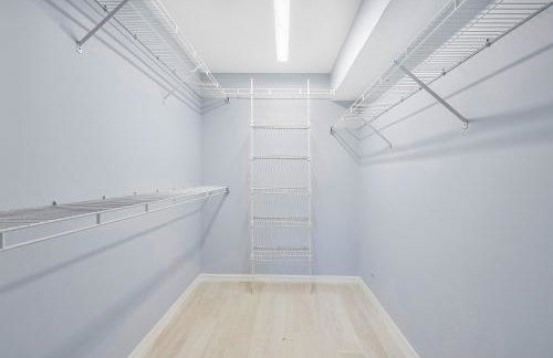 Cozy and Relaxing Retreat House - Photo 9