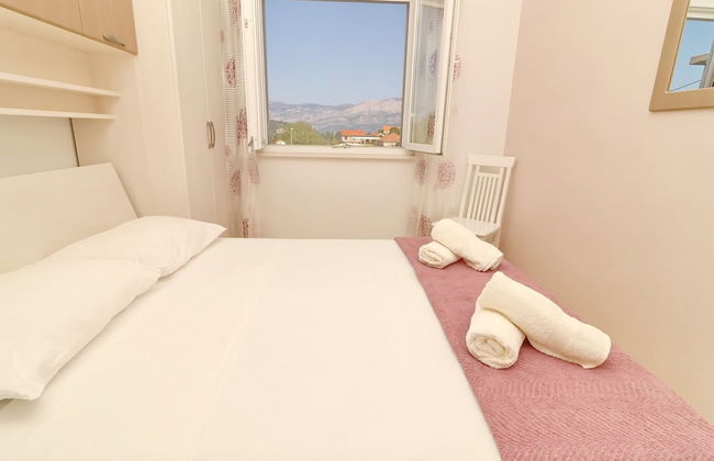 Villa Ivana - Three-bedroom Villa With Private Pool - Photo 8