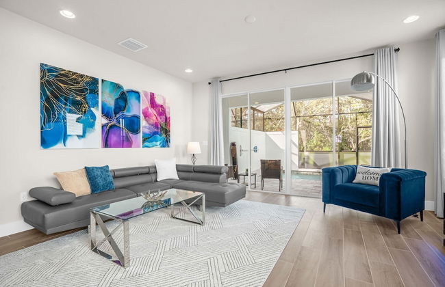 Modern 4BR Family Home With Private Pool - Photo 22