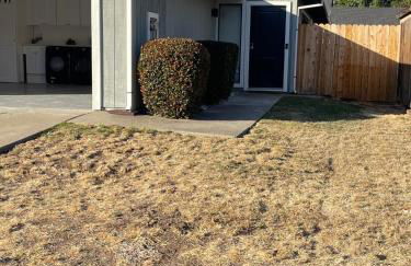 Quiet Community, Stylish Escape - Photo 12