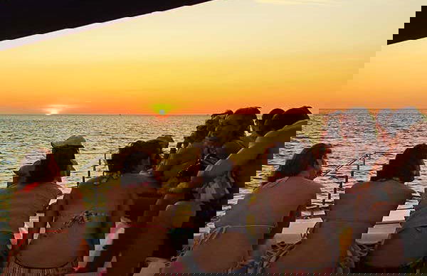 Passeio de barco ao entardecer pela costa de Guanacaste - Foto 1