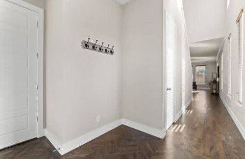 Trinity Groves Retreat - Large Modern 5 BR Home - Foto 30