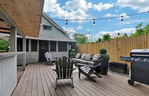 Charming Family Saratoga Home Walk to Track & Downtown - Photo 13