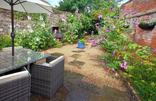 Rose Cottage, 2 Bedroom Cottage with character, near Southwold - Photo 10