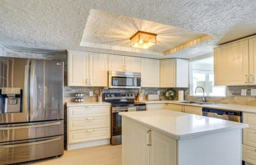 Home With Heated Pool Near Beaches - Foto 16