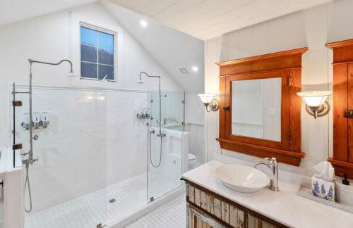 Historic 1871 Coastal Breeze with Heated Pool - Restoring Galveston - Photo 21