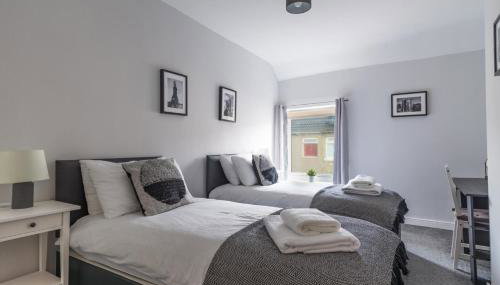 Chestnut House - Sleeps 4 - Pet friendly - Parking - Foto 1