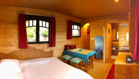 Millygite roulotte - 4 seasons Chalet-on-wheels - Photo 3