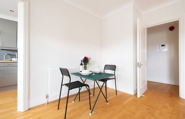 Putney Perfection - Photo 7