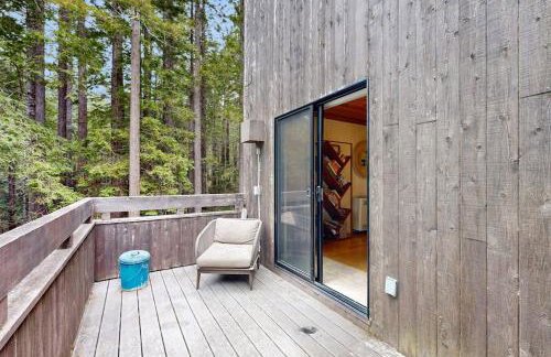 Tree House - Photo 25