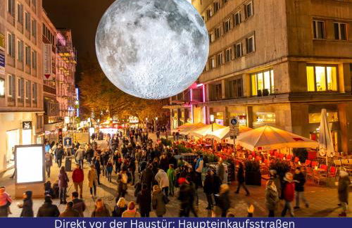 Modern, komplett saniert, in zentraler Citylage beim Kennedyplatz, voll ausgestatte Küche, offener Wohn- und Essbereich, helle Räume - Photo 49