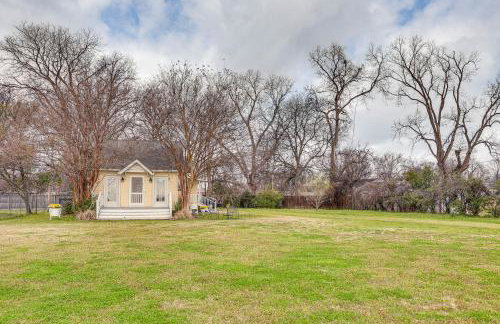Walk to Lake Chicot Cottage with Yard and Views! - Foto 30