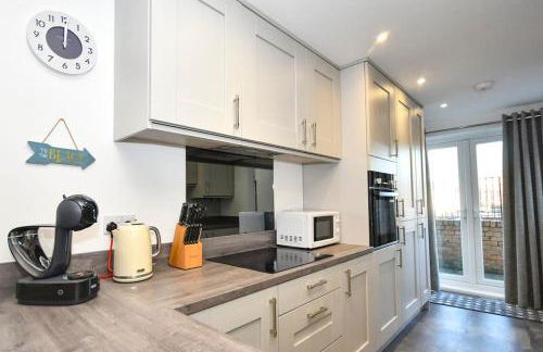 Tilly's Lookout - 3 bed/ 2 bathroom sea views - Foto 7