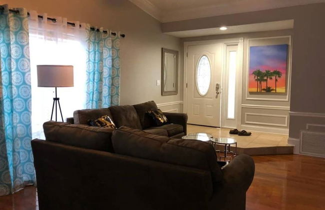 6149 Sandcrest · Next TO Universal. 8 Beds. Pool. Very Clean - Photo 21