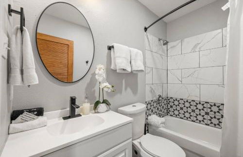 All-In-One - Fully-Equipped Secure Gated Parking! - Foto 12