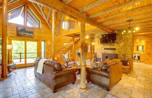 3,000 Sq Ft and Game Room Ozarks Serenity Cabin! - Foto 3