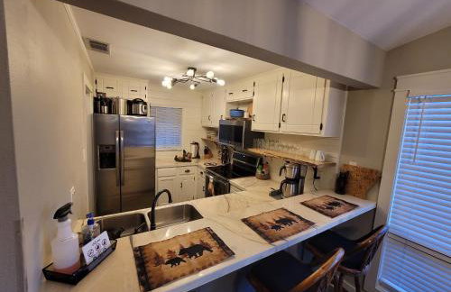 Bear Den on Lake Ouachita 2BR Condo at Mountain Harbor Resort - Foto 51