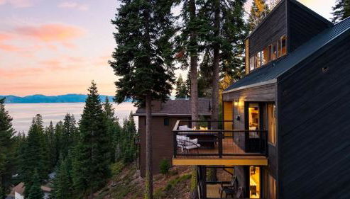 Lake View, Firepit, Game Room Remodeled Lake Tahoe Luxury Cabin by Avantstay - Foto 2, Other