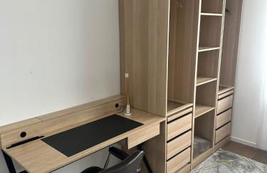 Vaste appartement avec parking gratuit, borne dispo et espace de travail - Foto 17