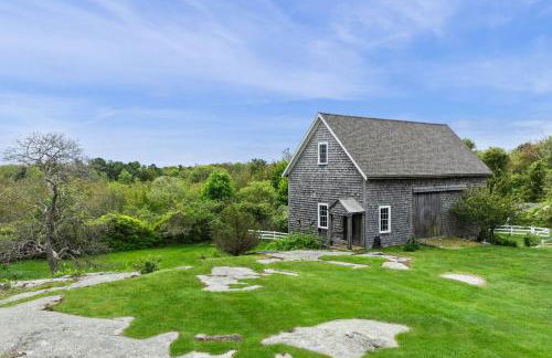 Cranberry Hill | 9 BR 22 Acre Estate | Sleeps 24 - Photo 16