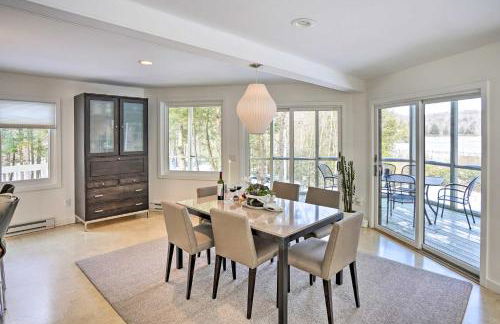 Lakefront Otis Home with Stunning Views and Boats! - Foto 16