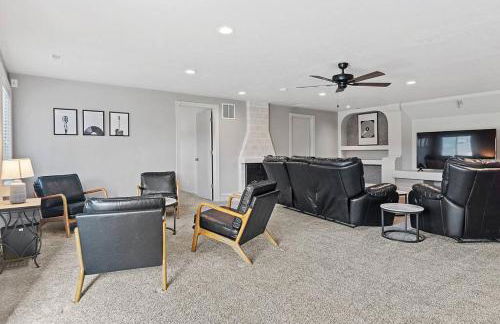 Modern Home-Garage-Scenic Patio - Foto 23